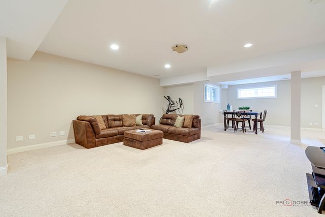 878 Writer Court, Vernon Hills, IL 60061