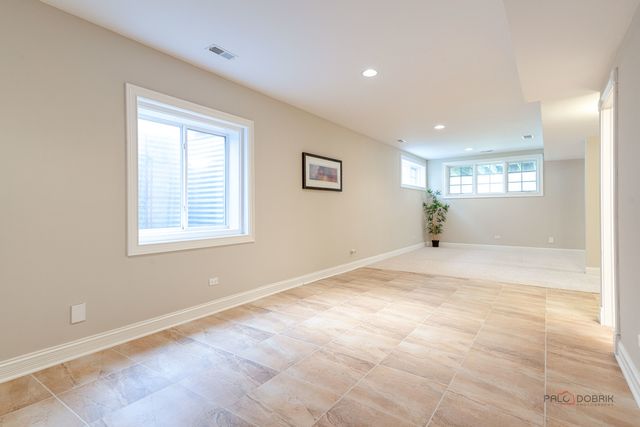 878 Writer Court, Vernon Hills, IL 60061