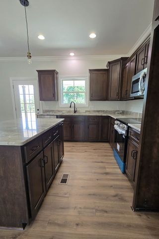 263 Marys Ln, Lafayette, TN 37083