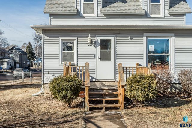 1201 N Dakota Ave Avenue, Sioux Falls, SD 57104