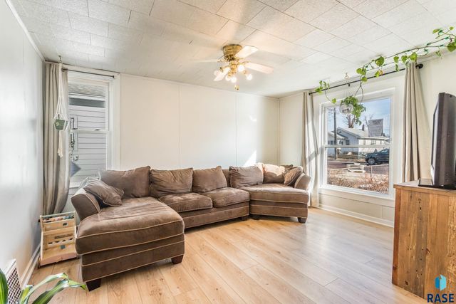 1201 N Dakota Ave Avenue, Sioux Falls, SD 57104