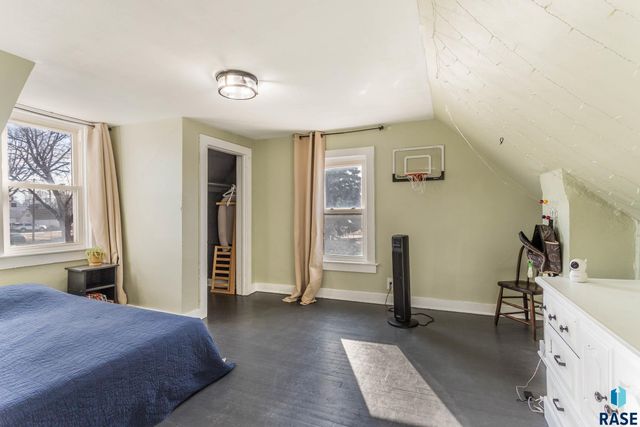 1201 N Dakota Ave Avenue, Sioux Falls, SD 57104