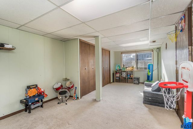 1201 N Dakota Ave Avenue, Sioux Falls, SD 57104