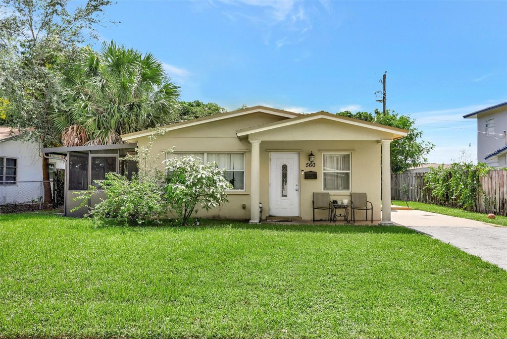 560 NW 21st Ct, Pompano Beach, FL 33060