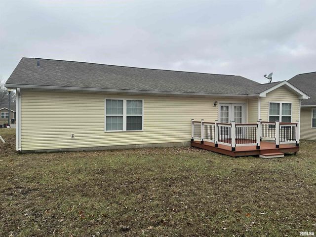 2020 E Creekwood Drive, Carbondale, IL 62901