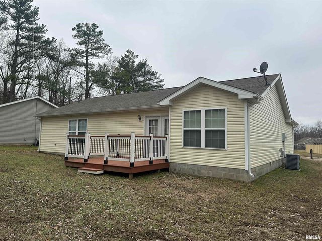 2020 E Creekwood Drive, Carbondale, IL 62901