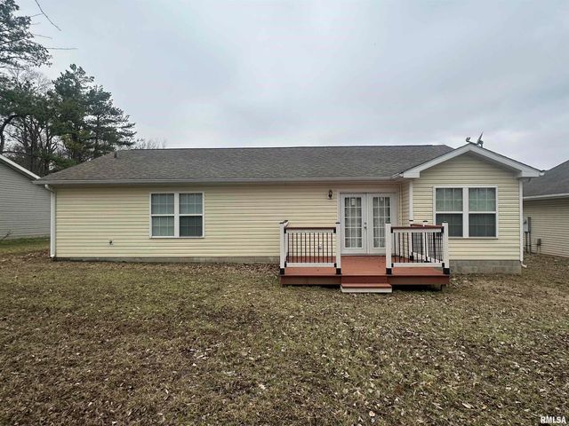 2020 E Creekwood Drive, Carbondale, IL 62901