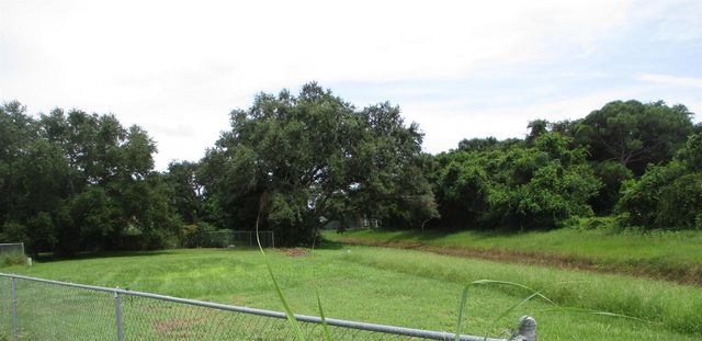 2931 SW Birtle Court, Port St. Lucie, FL 34953