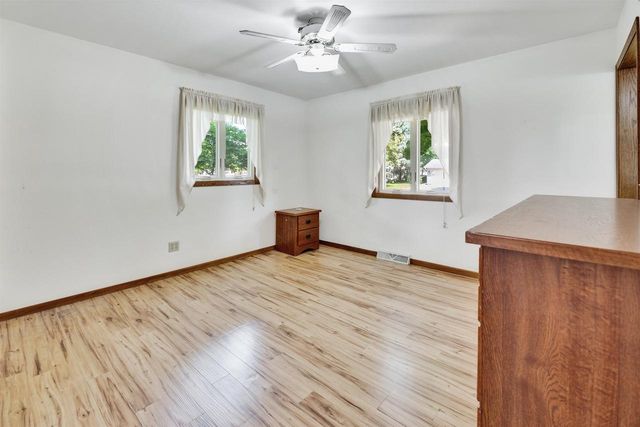 1003 S Holiday Drive, Waunakee, WI 53597