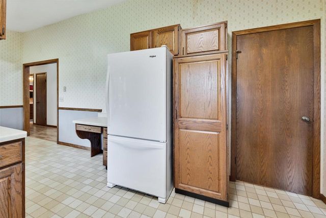 1003 S Holiday Drive, Waunakee, WI 53597