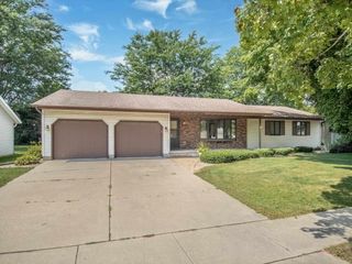 1003 S Holiday Drive, Waunakee, WI 53597