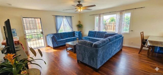 727 N Main Ave., Fallbrook, CA 92028