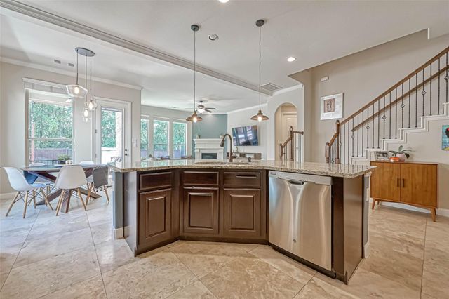 210 Hearthshire Circle, The Woodlands, TX 77354