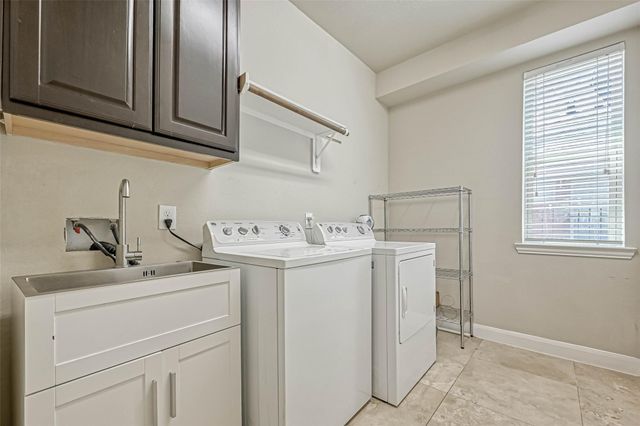 210 Hearthshire Circle, The Woodlands, TX 77354