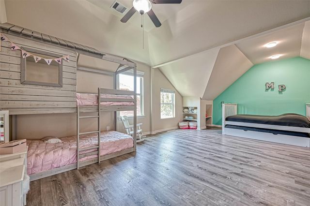 210 Hearthshire Circle, The Woodlands, TX 77354