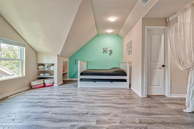 210 Hearthshire Circle, The Woodlands, TX 77354