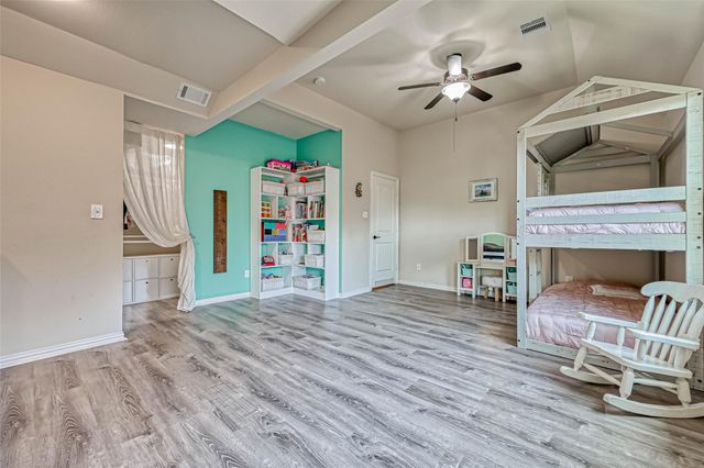 210 Hearthshire Circle, The Woodlands, TX 77354