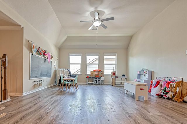 210 Hearthshire Circle, The Woodlands, TX 77354