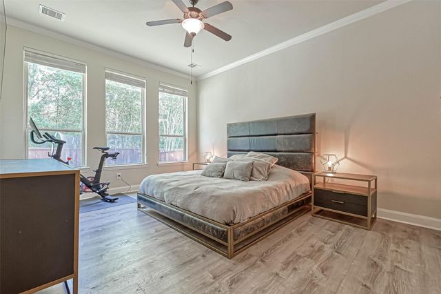 210 Hearthshire Circle, The Woodlands, TX 77354