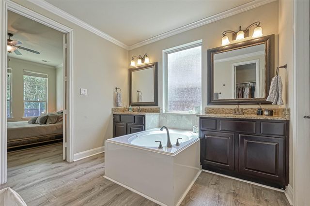 210 Hearthshire Circle, The Woodlands, TX 77354