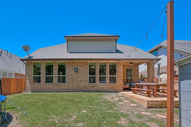 210 Hearthshire Circle, The Woodlands, TX 77354