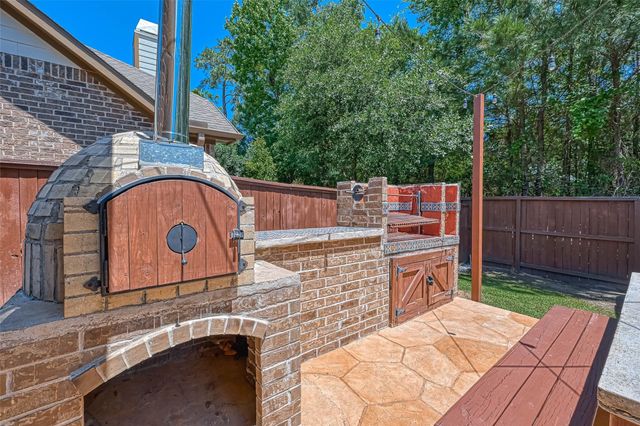 210 Hearthshire Circle, The Woodlands, TX 77354