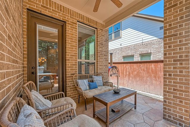 210 Hearthshire Circle, The Woodlands, TX 77354