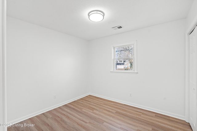 1274 Lipps Ln, Louisville, KY 40219