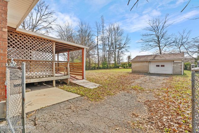 1274 Lipps Ln, Louisville, KY 40219