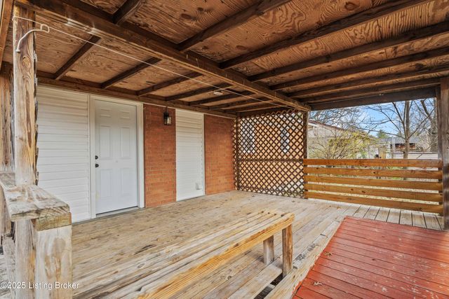 1274 Lipps Ln, Louisville, KY 40219