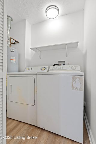 1274 Lipps Ln, Louisville, KY 40219