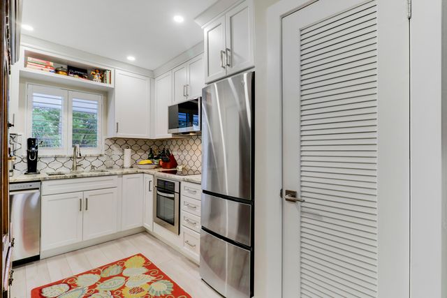 1 Garden Street 207, Tequesta, FL 33469