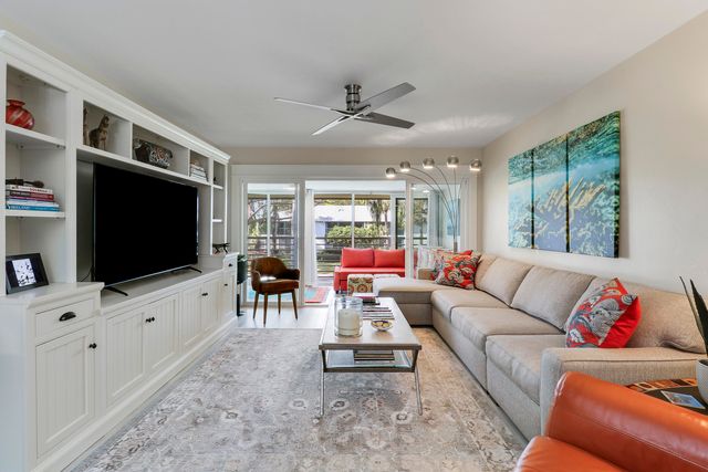 1 Garden Street 207, Tequesta, FL 33469