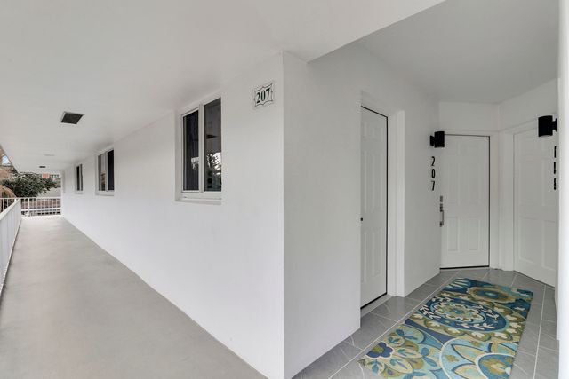 1 Garden Street 207, Tequesta, FL 33469