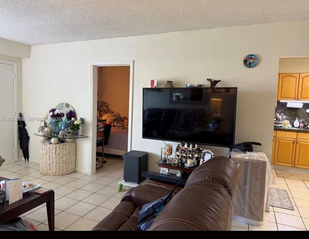 12860 SW 43rd Dr 146-B, Miami, FL 33175