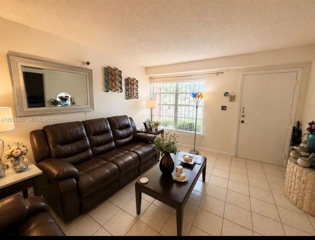 12860 SW 43rd Dr 146-B, Miami, FL 33175