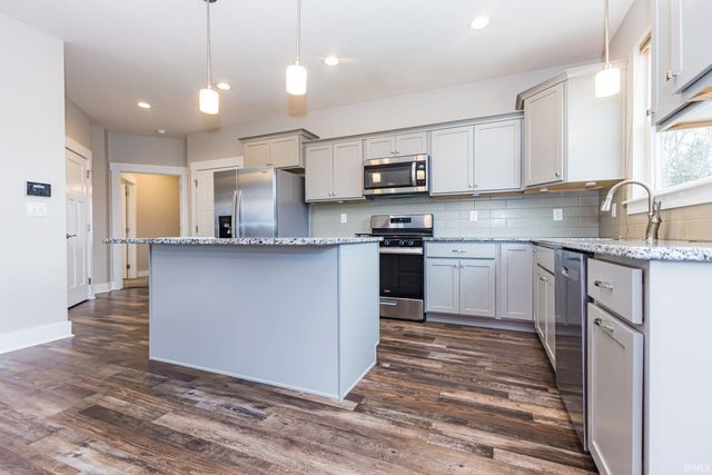 4208 W Thornwood Lane, Muncie, IN 47304