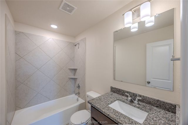 1012 Old Vine Road, Brenham, TX 77833