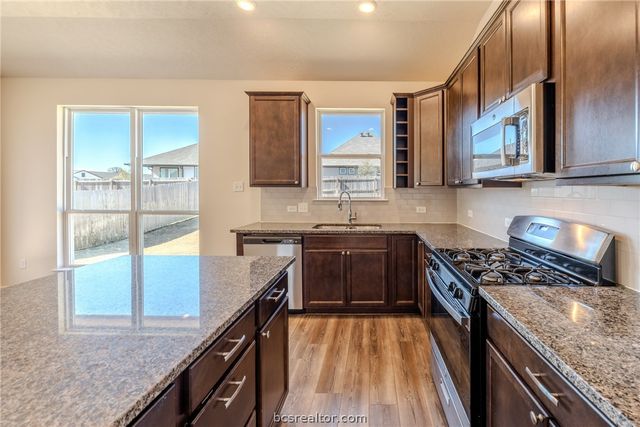 1012 Old Vine Road, Brenham, TX 77833