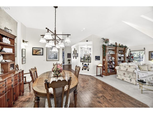 421 SHERWOOD Loop, Florence, OR 97439