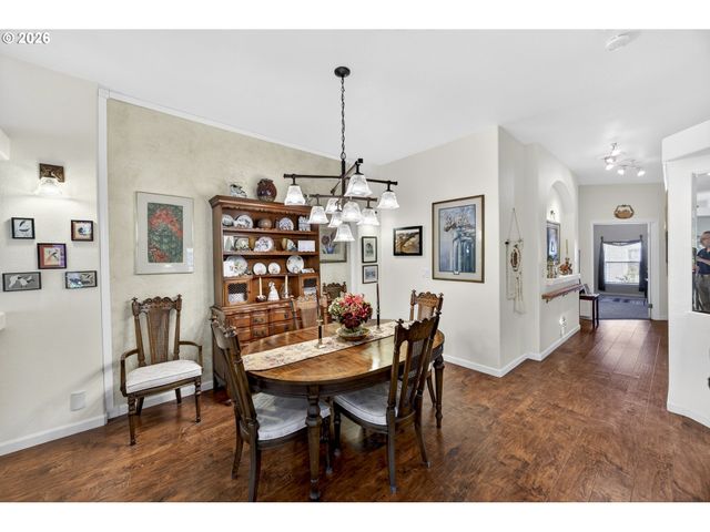 421 SHERWOOD Loop, Florence, OR 97439