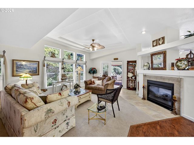 421 SHERWOOD Loop, Florence, OR 97439