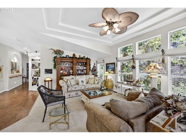 421 SHERWOOD Loop, Florence, OR 97439