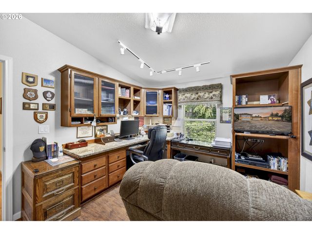 421 SHERWOOD Loop, Florence, OR 97439