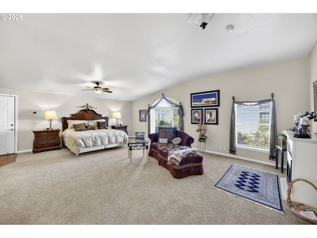 421 SHERWOOD Loop, Florence, OR 97439