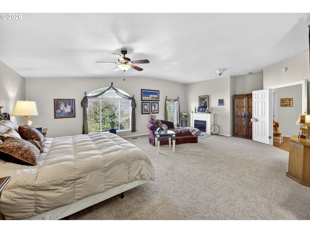 421 SHERWOOD Loop, Florence, OR 97439