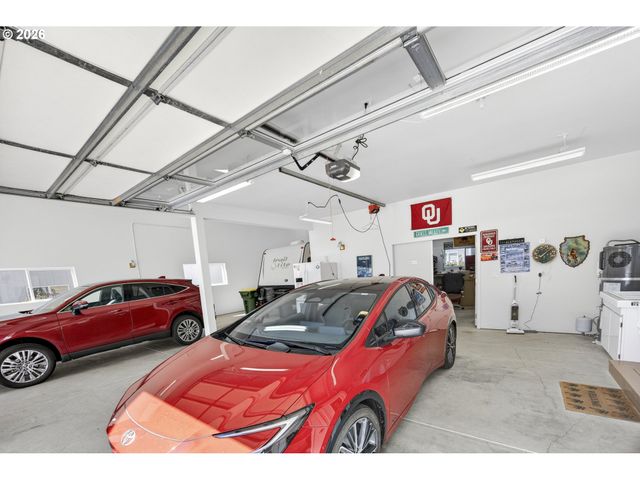 421 SHERWOOD Loop, Florence, OR 97439