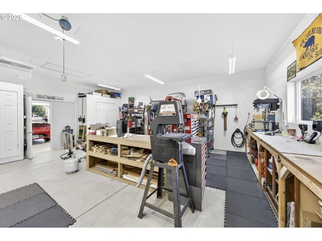 421 SHERWOOD Loop, Florence, OR 97439