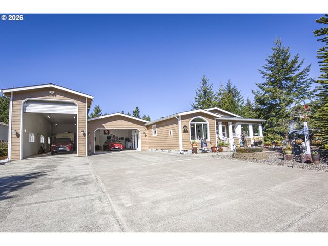 421 SHERWOOD Loop, Florence, OR 97439