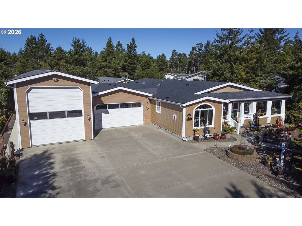 421 SHERWOOD Loop, Florence, OR 97439